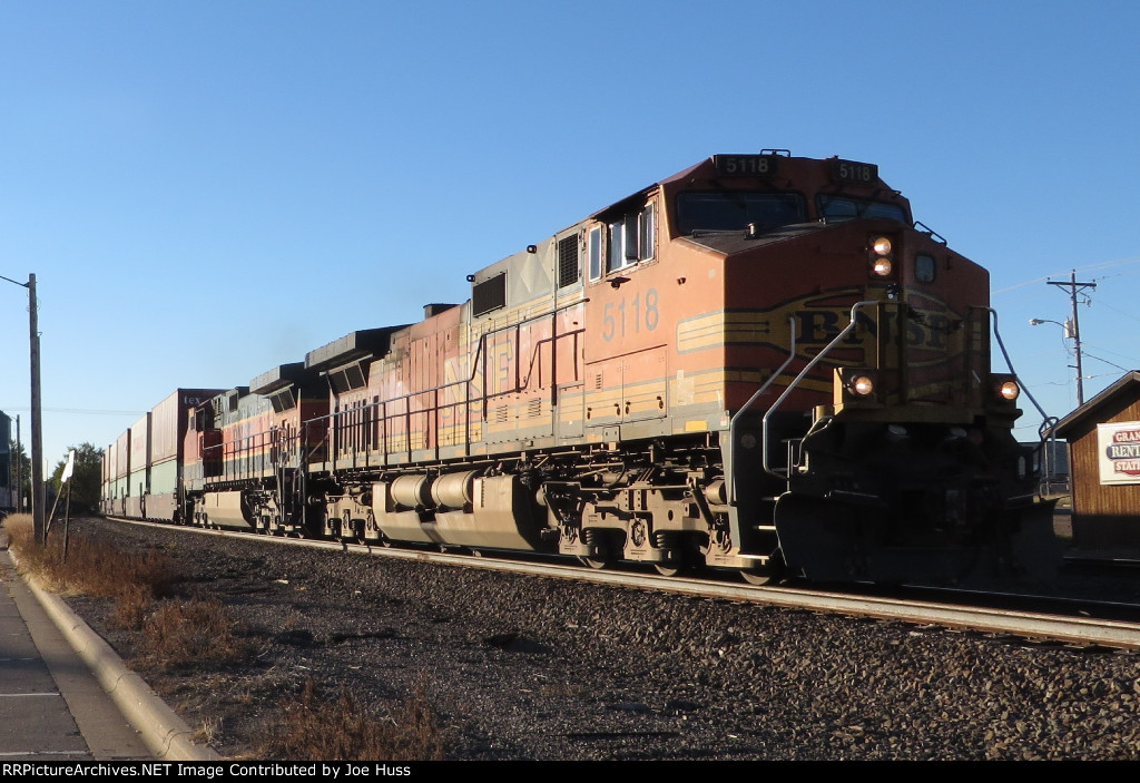 BNSF 5118 East